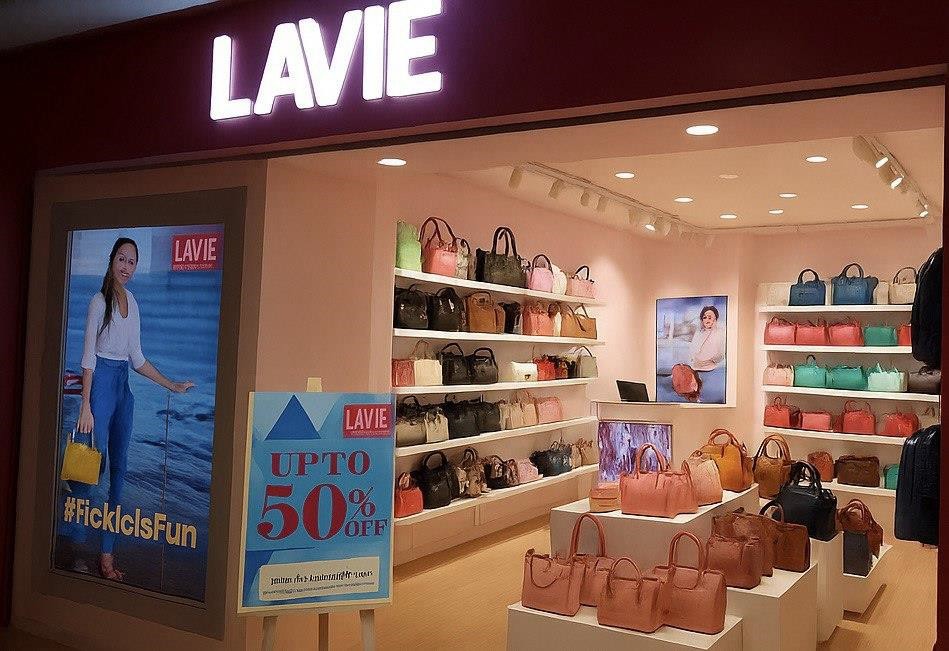 LAVIE — Display Stands